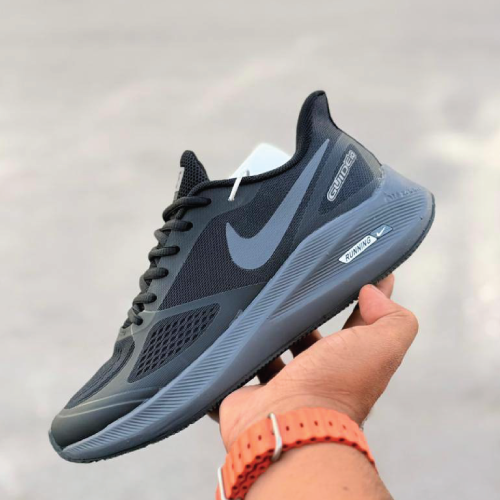 کفش اسپرت نایک 10 گاید مردانه با طراحی مدرن و زیره مقاوم