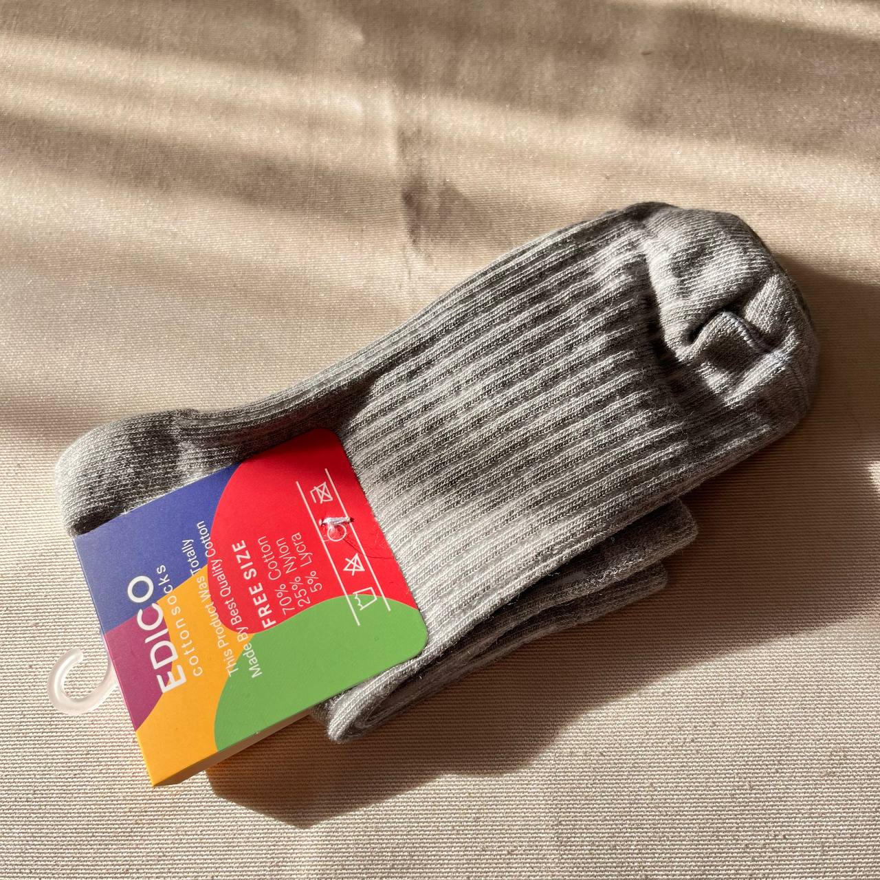 نمای بافت کبریتی جوراب ساق بلند ادیکو