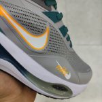 طراحی ورزشی کفش نایک Air Zoom Winflo V2